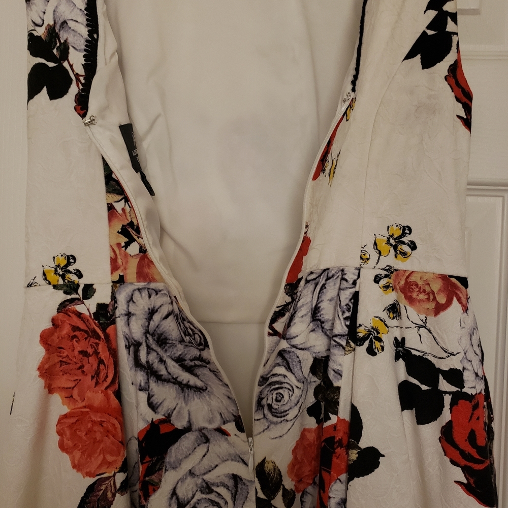 Adrianna Papell floral dress - Picture 15 of 16
